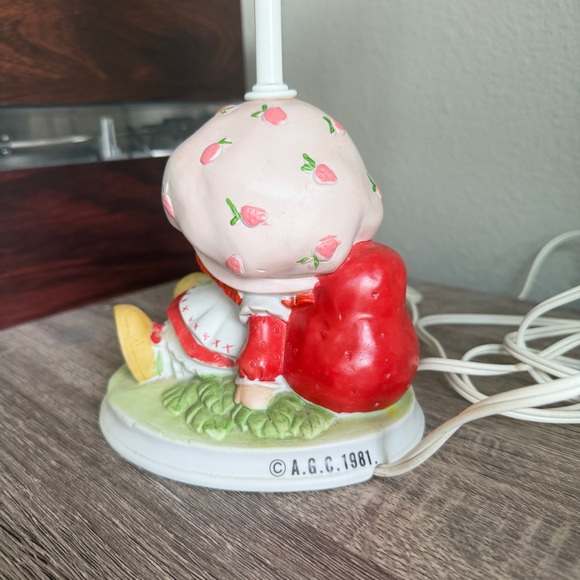 Vintage 1981 Strawberry Shortcake American Greetings Company Lamp Working Rare - Picture 2 of 6